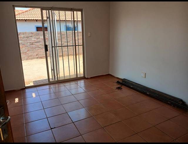 3 BEDROOM PROPERTY TO RENT IN THE ORCHARDS